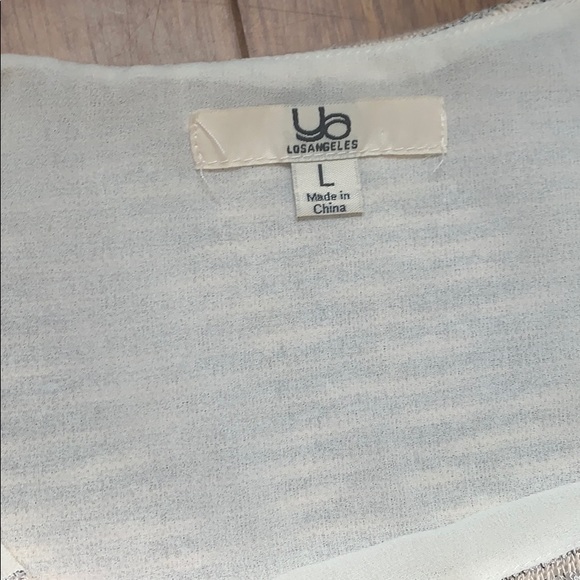 Long sleeve top with connected white undershirt. - Picture 4 of 4